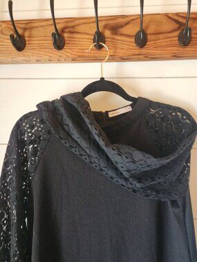 Black Lace Sleeve Ribbed Knit Top M Boutique Style